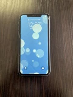 値下げ！iPhone xr 128GBのサムネイル