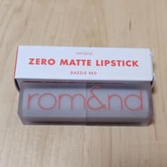 ロムアンド ゼロマットリップスティック 16 DAZZLE REDのサムネイル