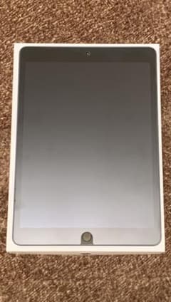 iPad 第8世代 128GB Wi-Fi SpaceGrayのサムネイル
