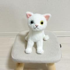 カドリー　ぬいぐるみ　白猫　オッドアイのサムネイル