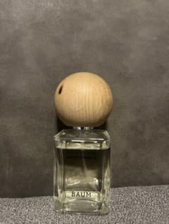 BAUM ユニセックス香水 木製キャップ付きフォレストエンブレイス Amazon.co.jp: BAUM(バウム) オーデコロン 2 60mL | オーデコロン