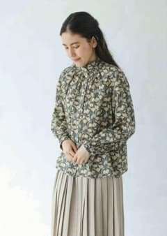 新品タグ付き】sosotto LIBERTYタナローンフリル衿ブラウス - メルカリ