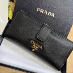 PRADA  サフィアーノ 未使用に近い　人気　付属品ありのサムネイル