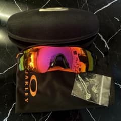 ウ*チ様 OAKLEYサングラス 読売ジャイアンツモデル‼️定価31460‼️ OAKLEYサングラス 読売ジャイアンツモデル‼️定価31460‼️ - メルカリ