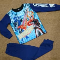 仮面ライダーセイバー 光る パジャマ 110のサムネイル