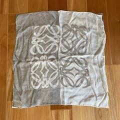 LOEWE  ロエベ　スカーフ　シルク100%のサムネイル