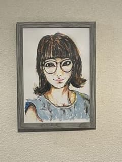 水彩画 吉岡里帆さんグレーのフレーム付きのサムネイル