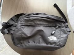 THE NORTH FACE ブラックショルダーバッグのサムネイル