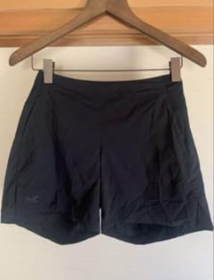 Arc'teryx ブラック ショートパンツのサムネイル