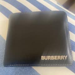 BURBERRY ブラック　二つ折り財布のサムネイル