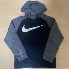 NIKE プルオーバーパーカーのサムネイル