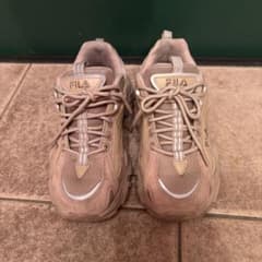 FILA スニーカー ベージュ