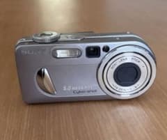 SONY Cyber-shot DSC-P10 camera body + 128MB Memory Stick