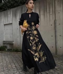 ameri MADELYN EMBROIDERY DRESSのサムネイル