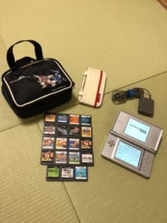 任天堂DSライト+カセット19本セットのサムネイル