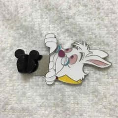 不思議の国のアリス ピンバッジ 白うさぎのサムネイル