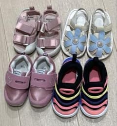 ベビーシューズ サンダル 4足セット 13cm まとめ売りのサムネイル