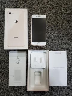 ★YK様専用　iPhone 8 Gold 256GB docomoジャンクのサムネイル