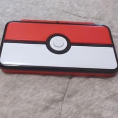 Newニンテンドー2DS LL モンスターボールエディション 本体のサムネイル