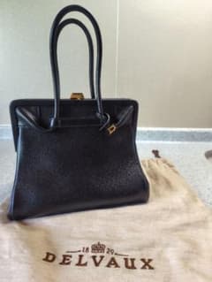 DELVAUX ブラック ハンドバッグ 保存袋、専用箱、ミラー付き DELVAUX ブラック ハンドバッグ 保存袋、専用箱、ミラー付き - メルカリ