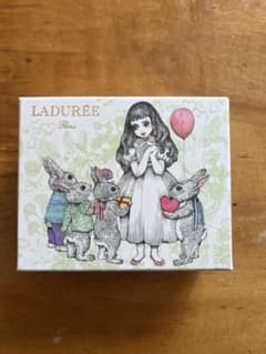LADUREE   ラデュレ　箱のサムネイル
