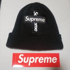 Supremeニット帽のサムネイル