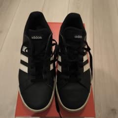 adidas ブラック ホワイト スニーカーのサムネイル