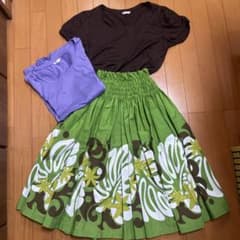 フラダンス　Tシャツ2枚　パウスカートのサムネイル