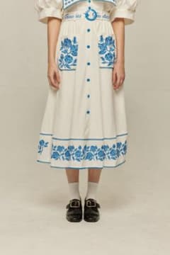 この料理にはにんじんが入ってるTNEWTIES スカート 値下げ不可 - メルカリ