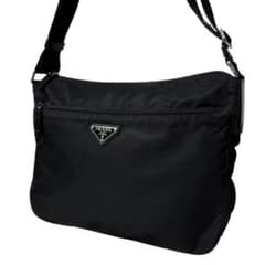 4075 美品 PRADA プラダ ショルダーバッグ 三角ロゴ 白タグ ブラック 4075 美品 PRADA プラダ ショルダーバッグ 三角ロゴ 白タグ ブラック
