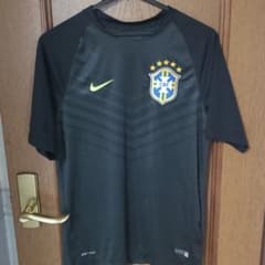 サッカーブラジル代表トレーニングウェアのサムネイル