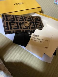 フェンディ　財布のサムネイル