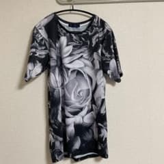 花柄Tシャツのサムネイル