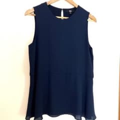 UNIQLOノースリーブブラウスのサムネイル