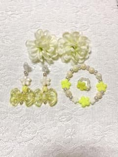 フラワーとリボンのキッズアクセサリー 3点セットのサムネイル