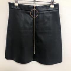 レザーミニスカートのサムネイル
