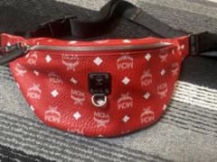 MCM ボディバッグ M(ミディアム)サイズのサムネイル