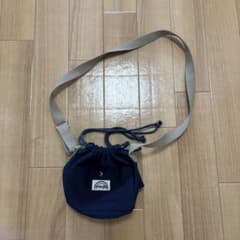 ショルダーバック　紺色のサムネイル