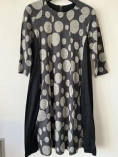 トクコプルミエヴォル／異素材切り替えドットチュニック／五部袖／黒