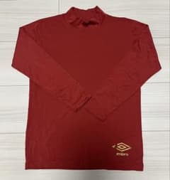 umbro 赤 長袖ハイネック インナーウェア 140㎝のサムネイル