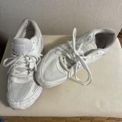 ASICS アシックス スニーカー ホワイト サイズ26.5のサムネイル