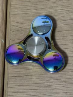 レインボー　ハンドスピナー　ケース付きのサムネイル