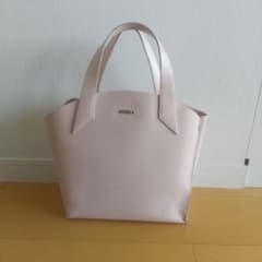 ルナ様お取引中 FURLA ハンドバッグ ライトピンク - メルカリ