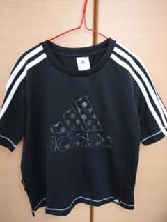 adidasのTシャツのサムネイル