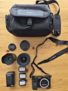 Sony α6000 ボディ＋レンズ2本＋バッグ＋バッテリー3個のサムネイル