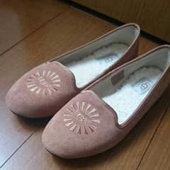 あやのん様 専用 パンプス ugg フラットシューズのサムネイル