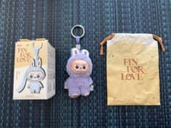 【再お値下げ】ラブブ イニシャル PIN FOR LOVE 【？】　正規品のサムネイル