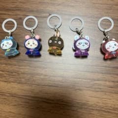 ちいかわ めじるしアクセサリー3 ガチャ 全5種セット　コンプリートのサムネイル