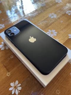 iPhone 12 ブラック yoriyori33様専用のサムネイル