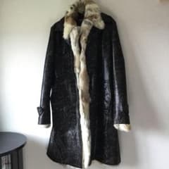 希少 TORNADO MART(トルネードマート)のパイソン柄ファー付きコート